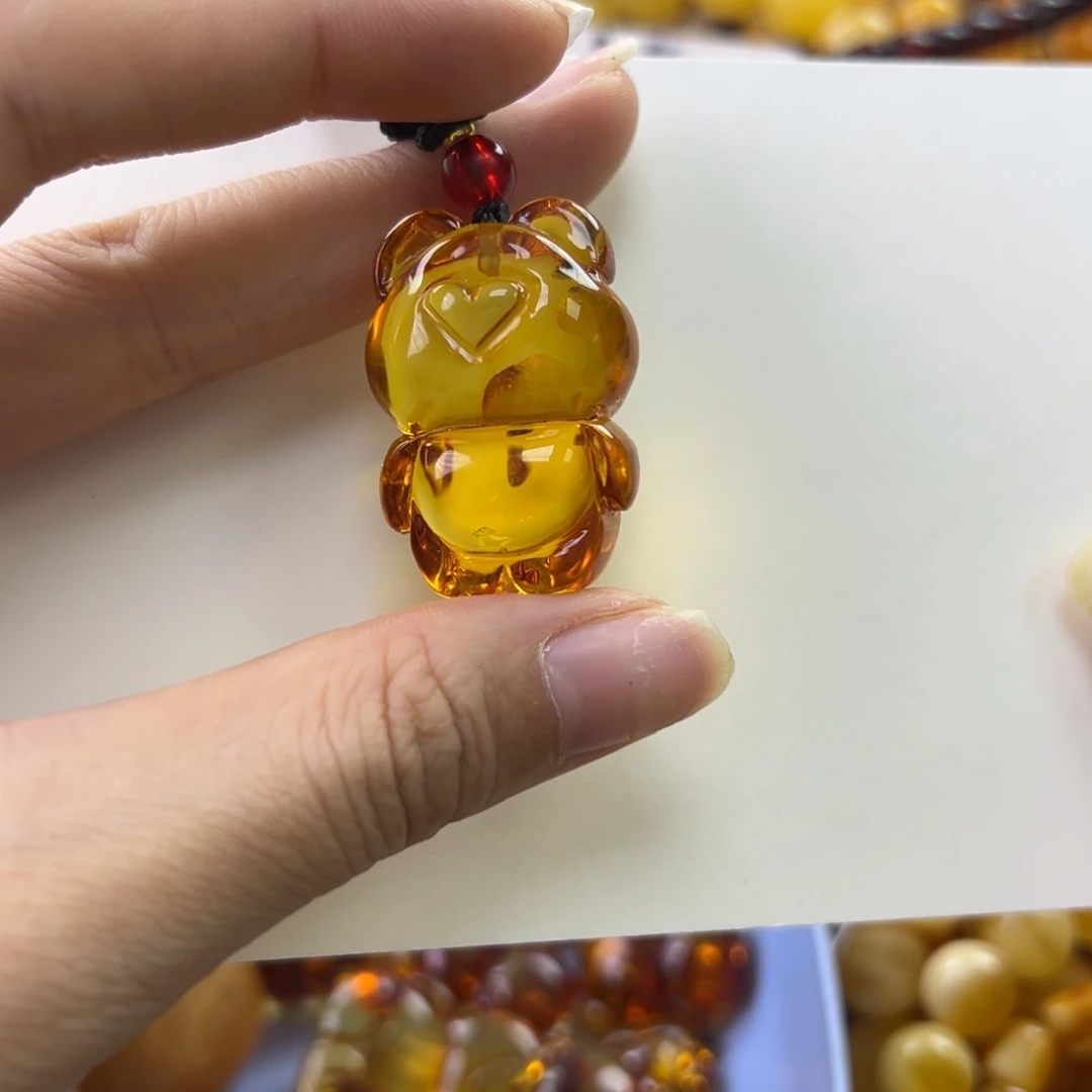 琥珀珠宝奇石未镶嵌