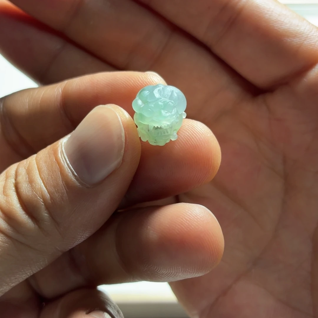 定制翡翠未镶嵌貔貅