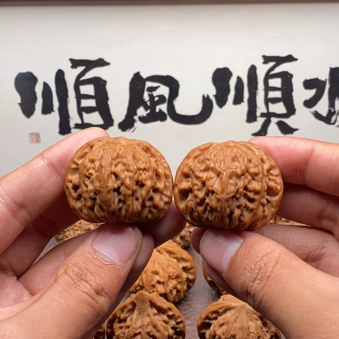 文玩核桃吊坠全品山字尖正磨40（40g