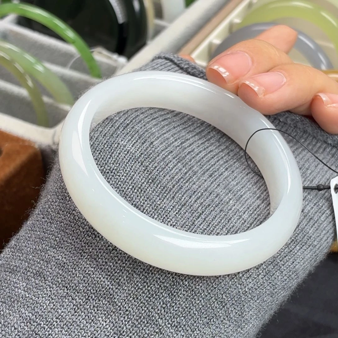 和田玉未镶嵌手镯白玉正装27号