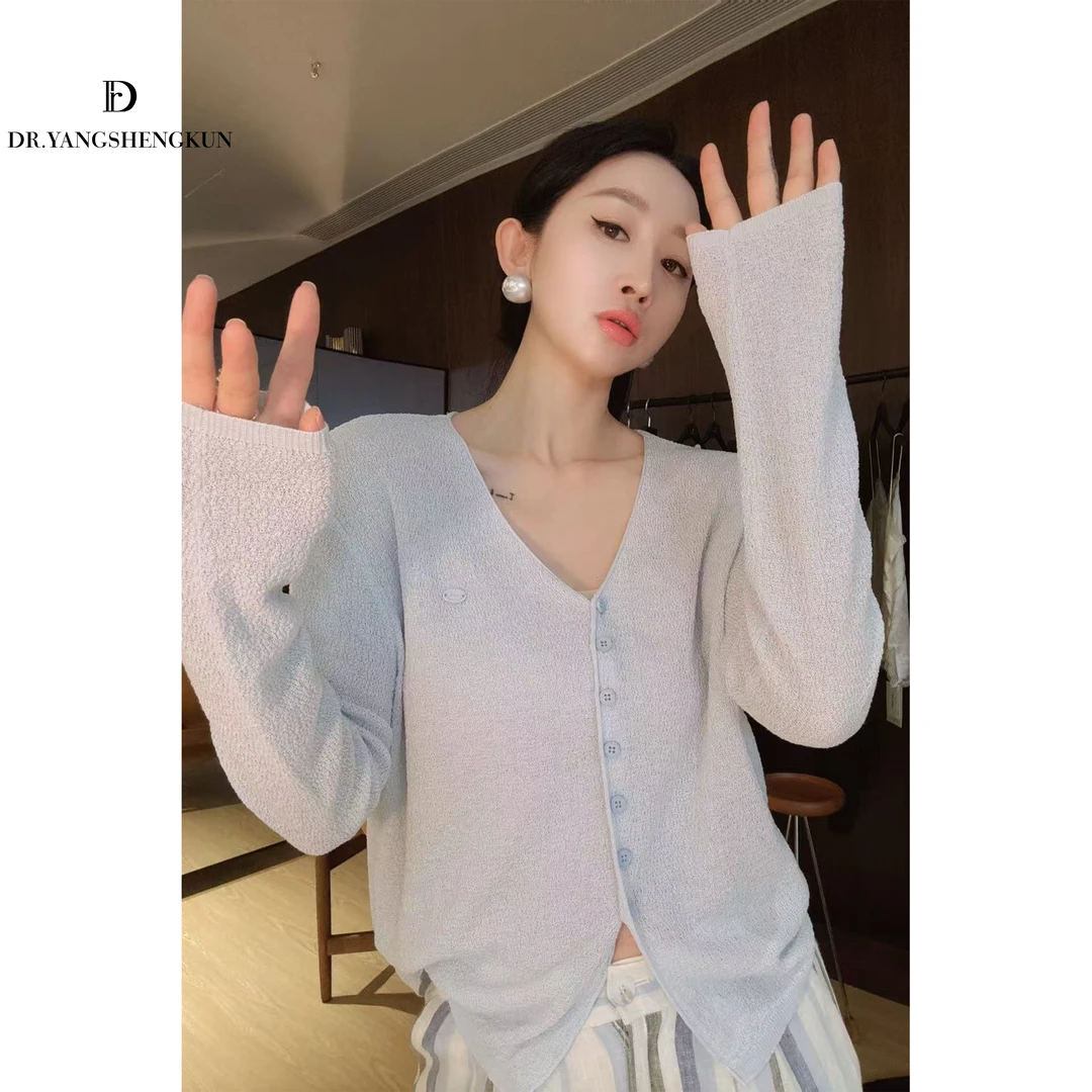 杨圣坤2025夏季新品百搭V领小标防晒透气针织长袖开衫女L2561101