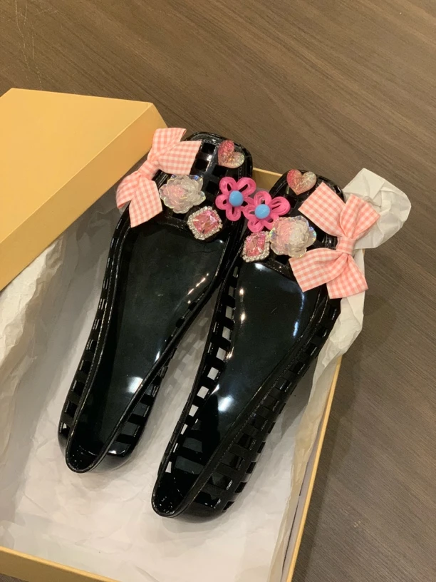 果冻鞋韩国凉鞋黑色洞洞鞋防水雨鞋舒适凉拖DIY配饰花朵大码凉鞋