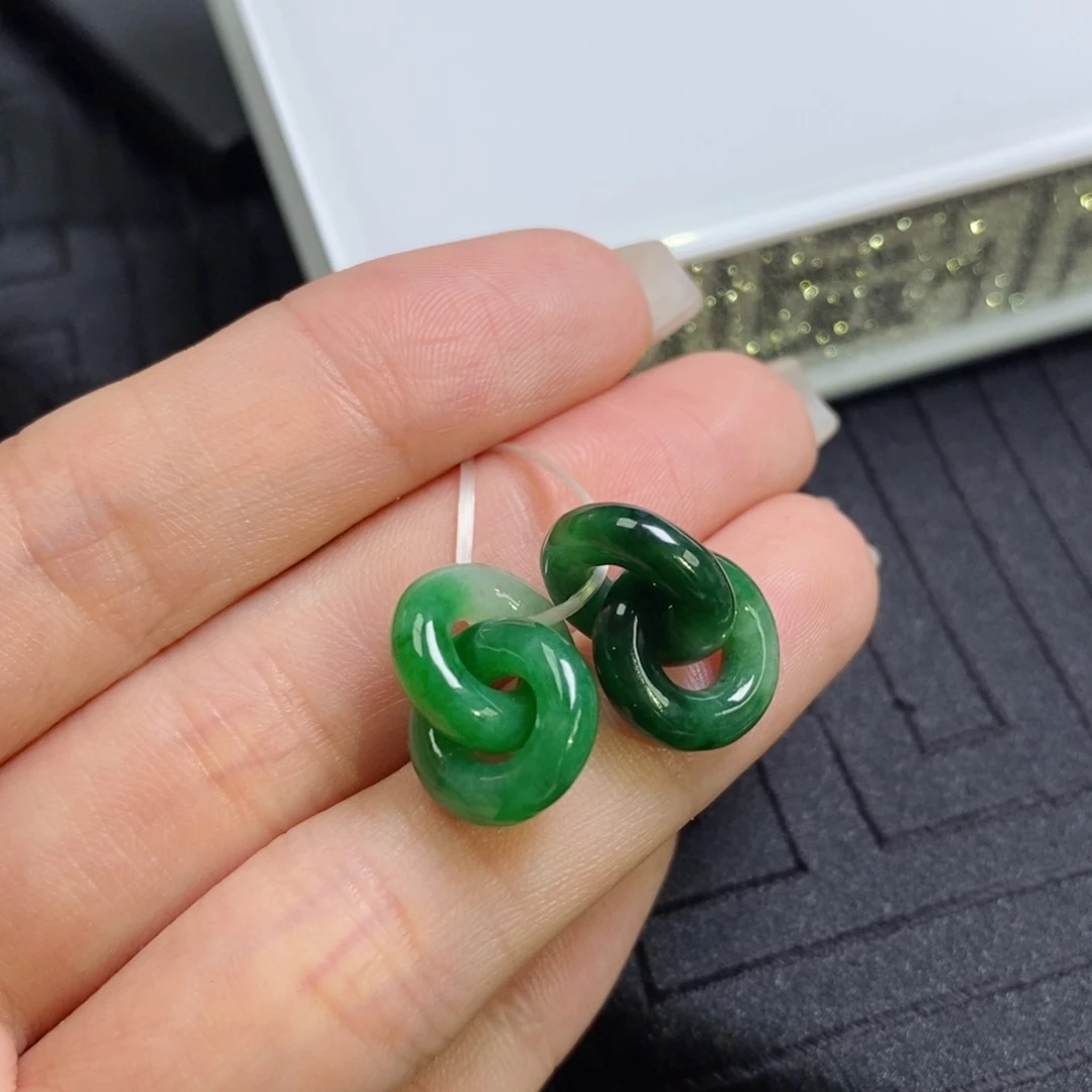 翡翠未镶嵌耳饰辣色款环环相扣