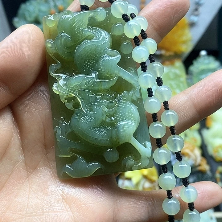 蛇纹石玉挂件未镶嵌