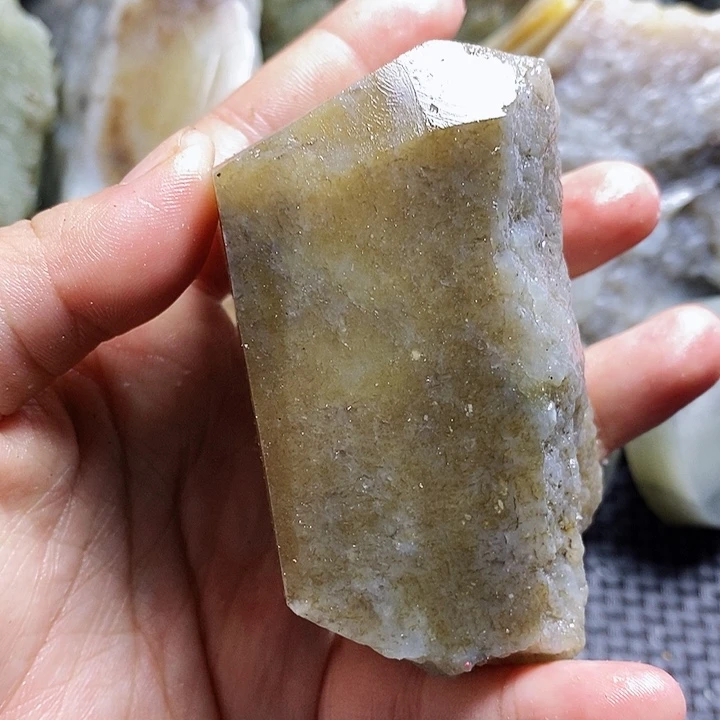 未镶嵌和田玉（糖玉）珠宝半成品