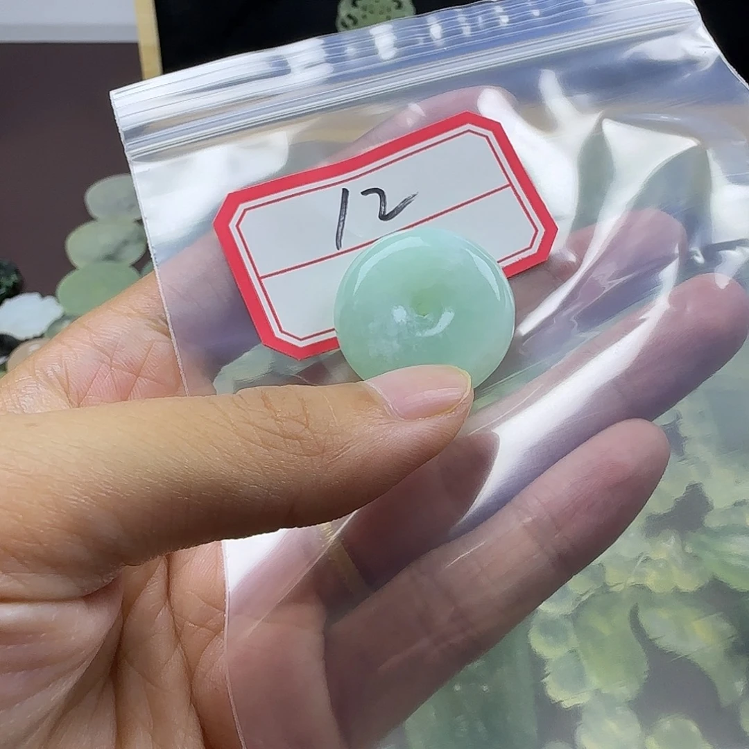 琏***蛇纹石玉未镶嵌颈饰