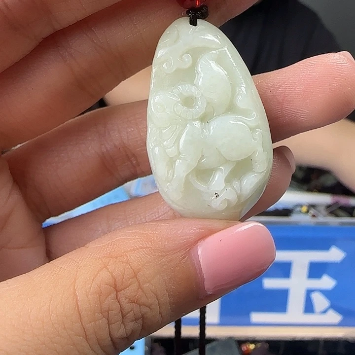 颈饰未镶嵌和田玉