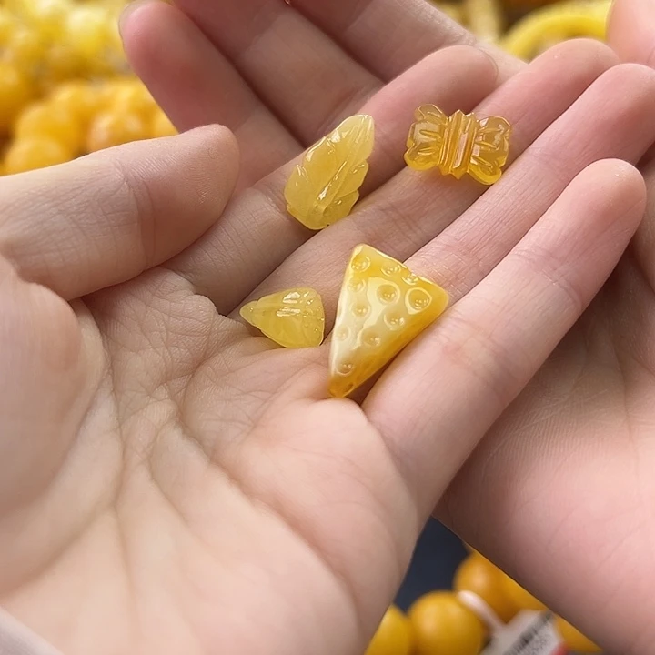 未镶嵌琥珀珠宝奇石