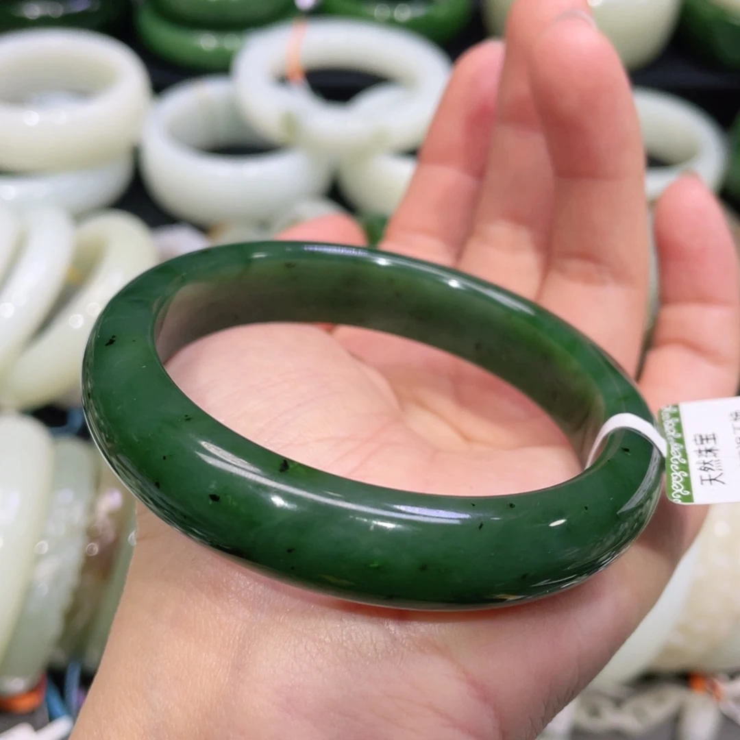 未镶嵌手镯和田玉20