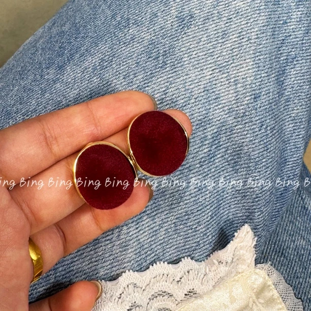 铜合金耳饰 【红丝绒】大c豆高级复古显白气质简约百搭耳钉耳环 A61