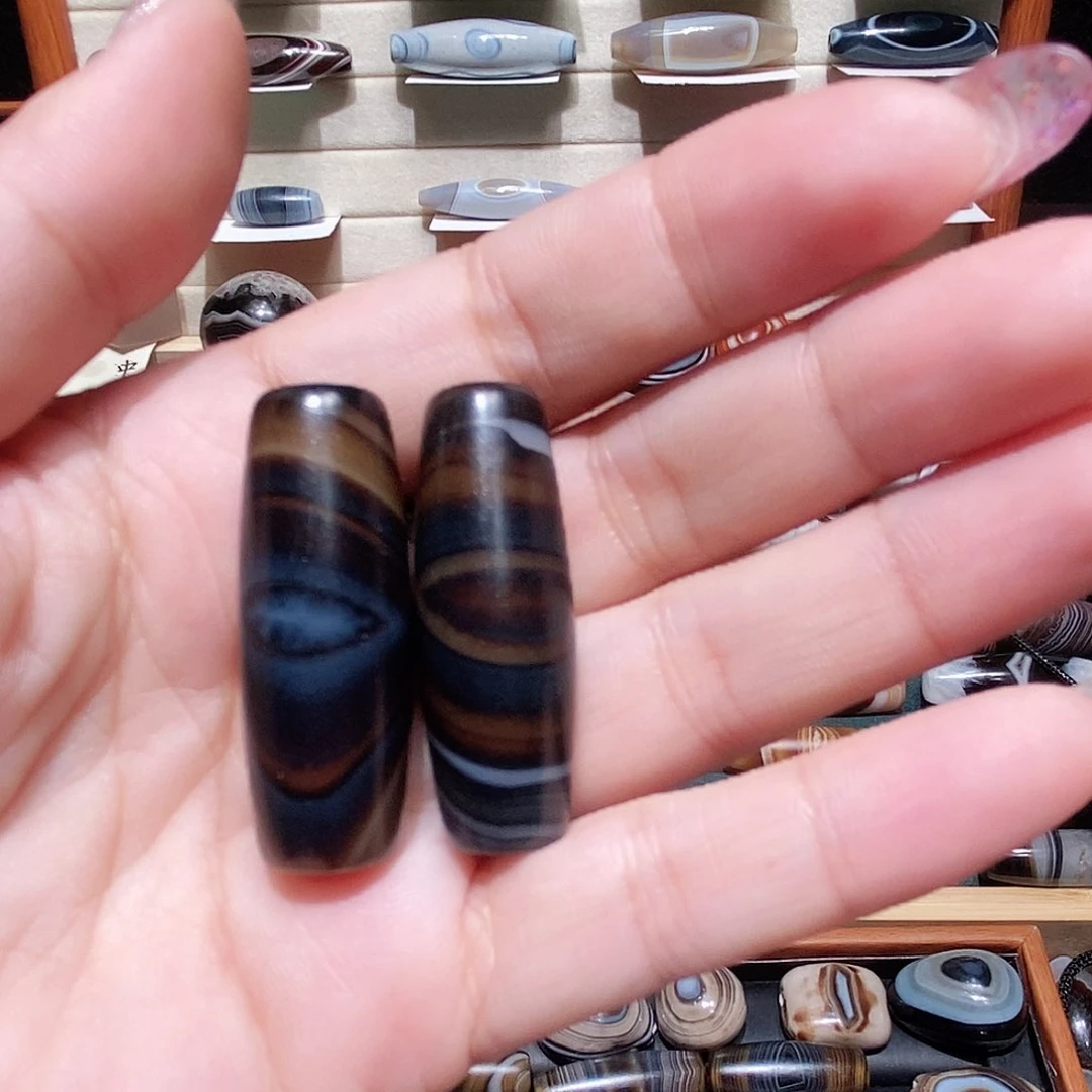 合金颈饰玛瑙/玉髓与**行