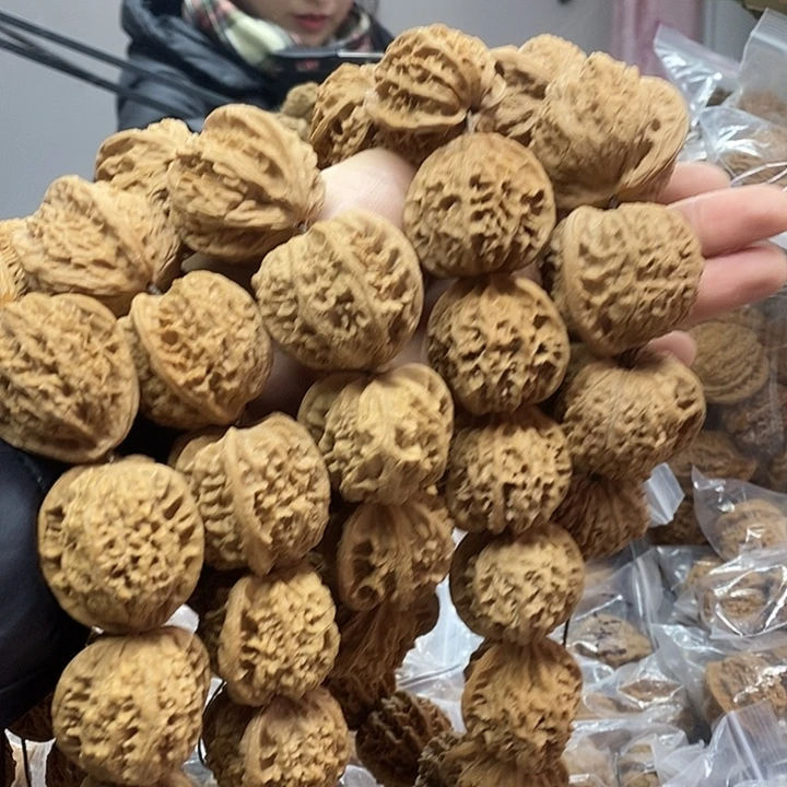 無***微文玩核桃把件5条手持血麒麟血灯笼十方乾隆磨望月手持