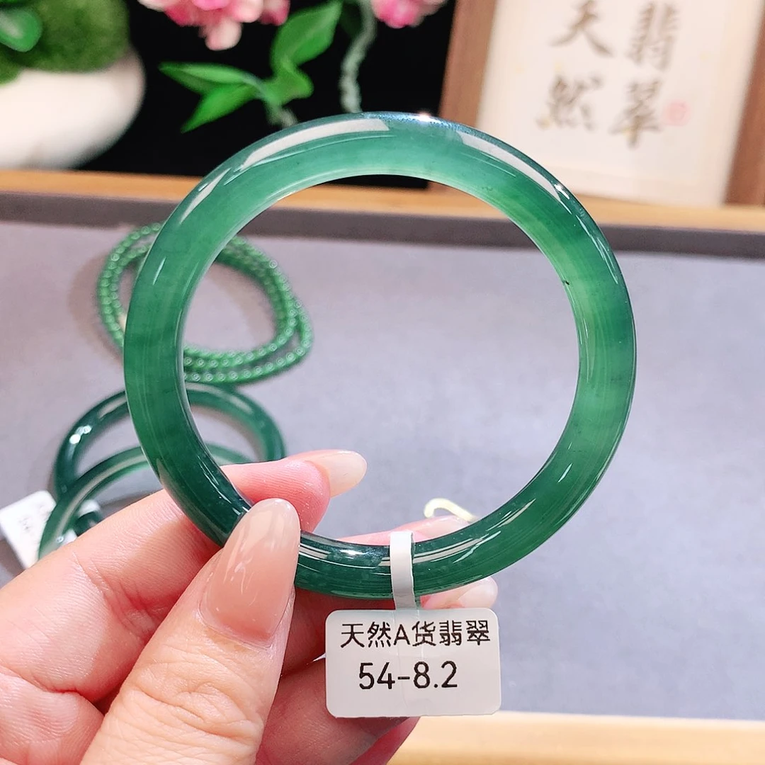 未镶嵌手镯（圆镯）翡翠