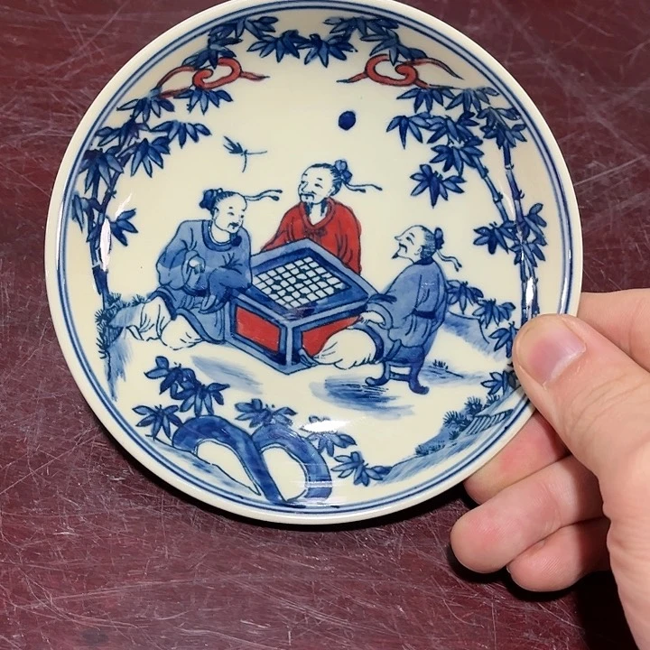 瓷片////////直径13.5厘米。