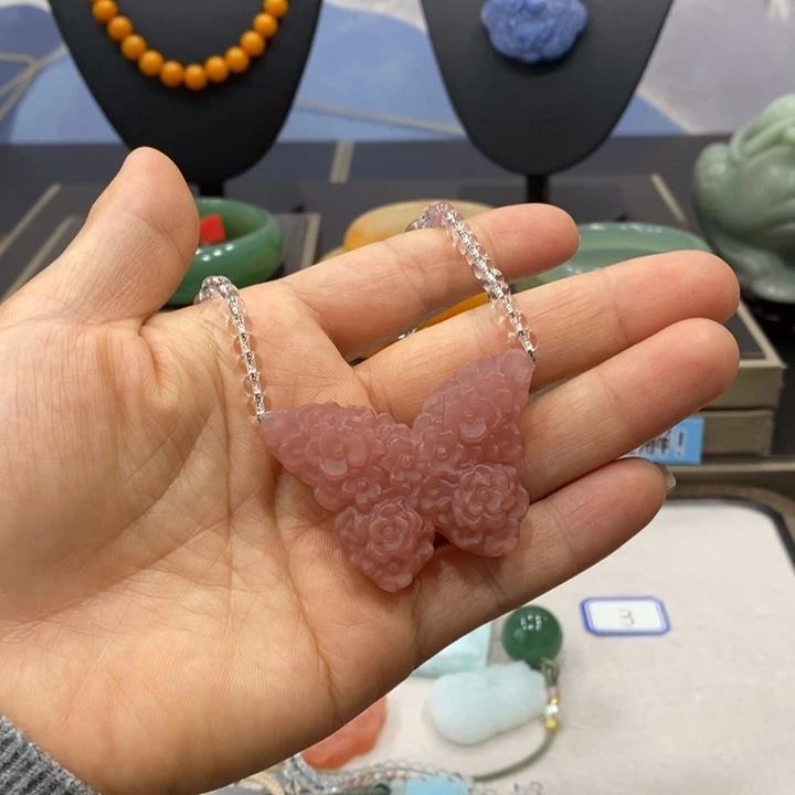 石英质玉未镶嵌颈饰