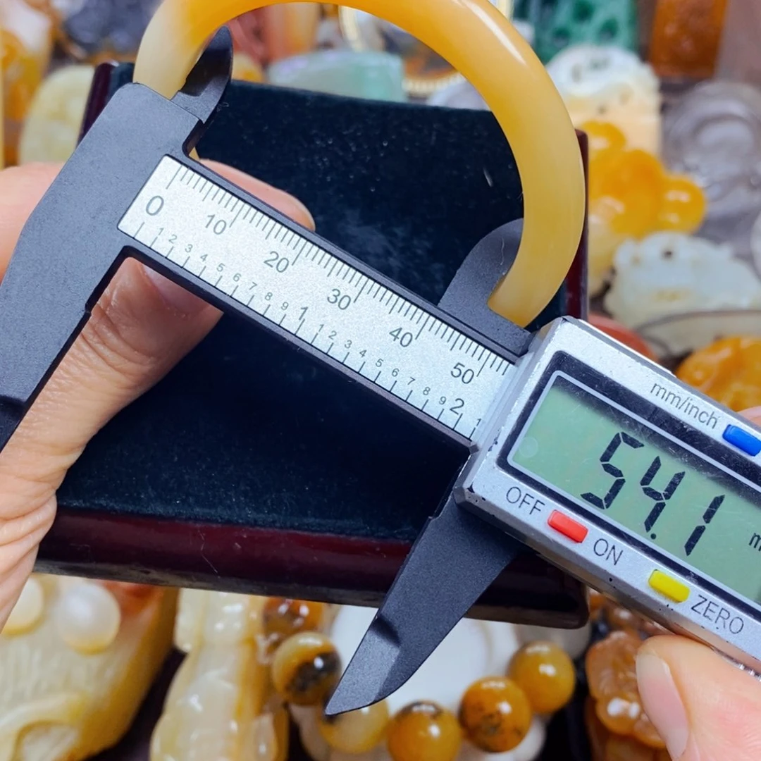 石英质玉未镶嵌颈饰