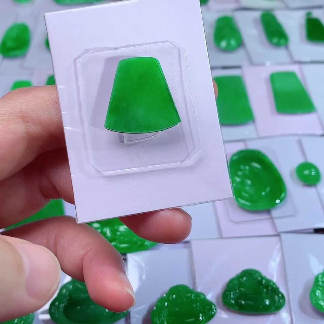 颈饰未镶嵌翡翠天然翡翠