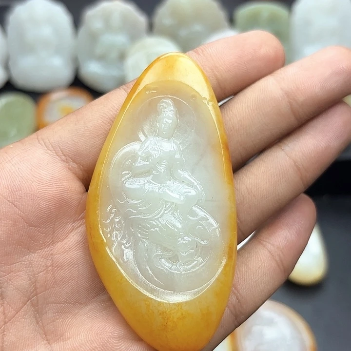 多***多颈饰未镶嵌和田玉
