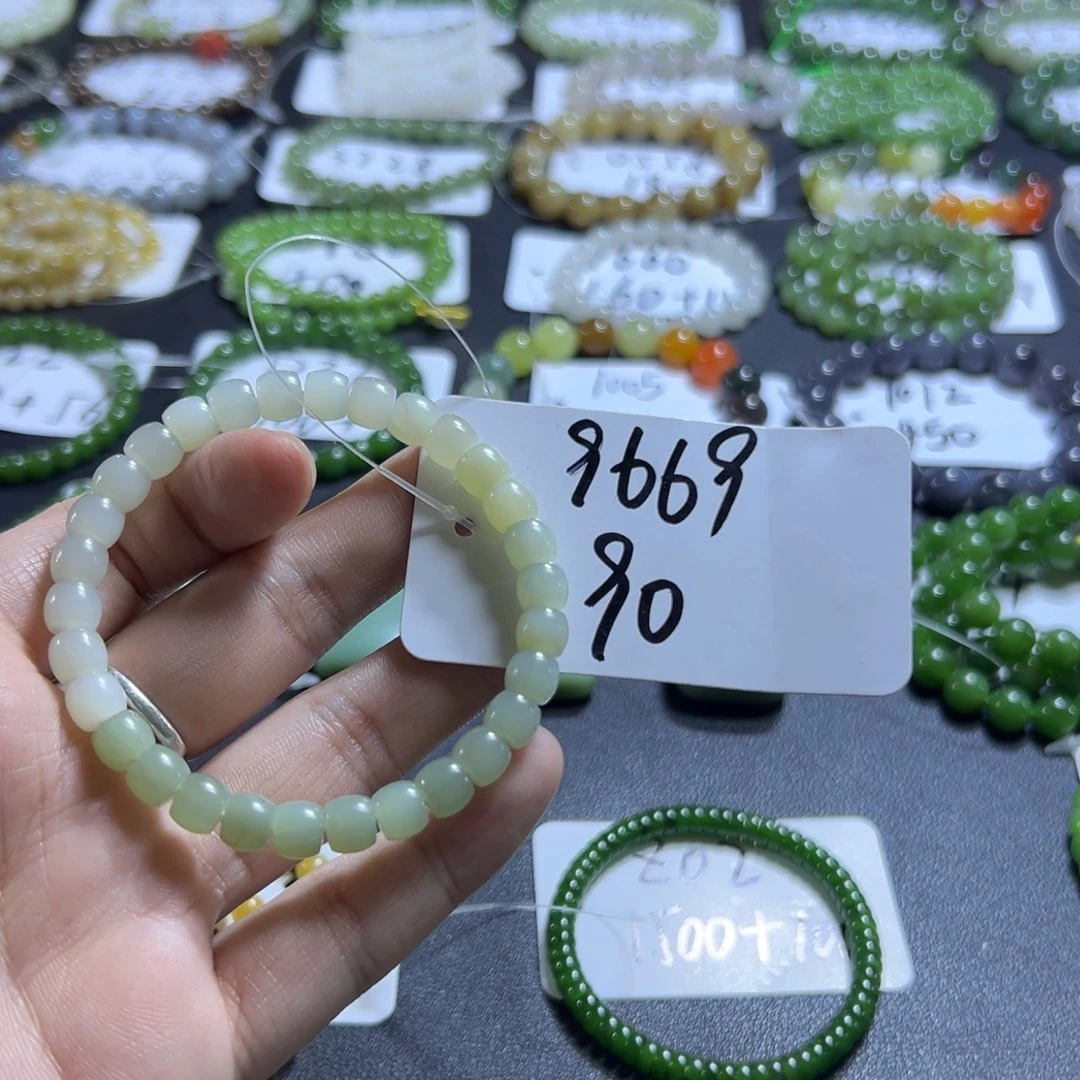 和田玉未镶嵌手串9669