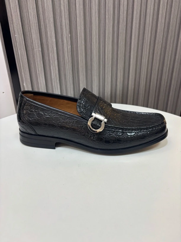 2024欧洲站新时尚商务休闲男士皮鞋欧货平底一脚蹬男鞋简约乐福鞋