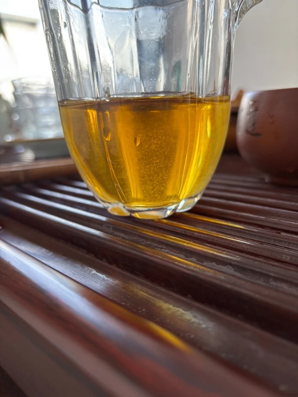 懂过村2025年（大树二春）晒红1000克花果香散茶通用传统工艺