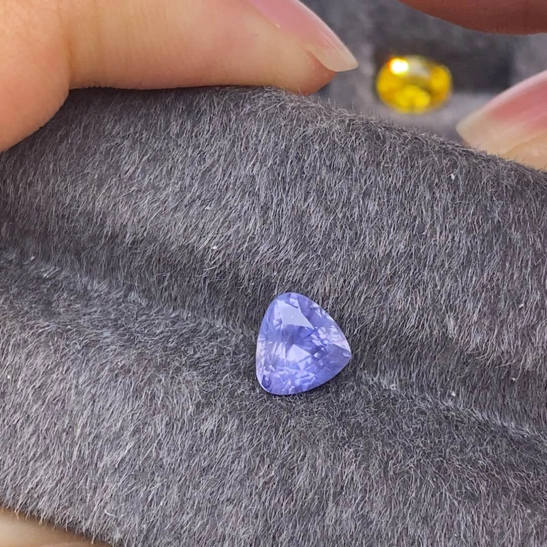 裸石蓝宝石天然蓝色丝绒感十足火彩爆美1.4克拉