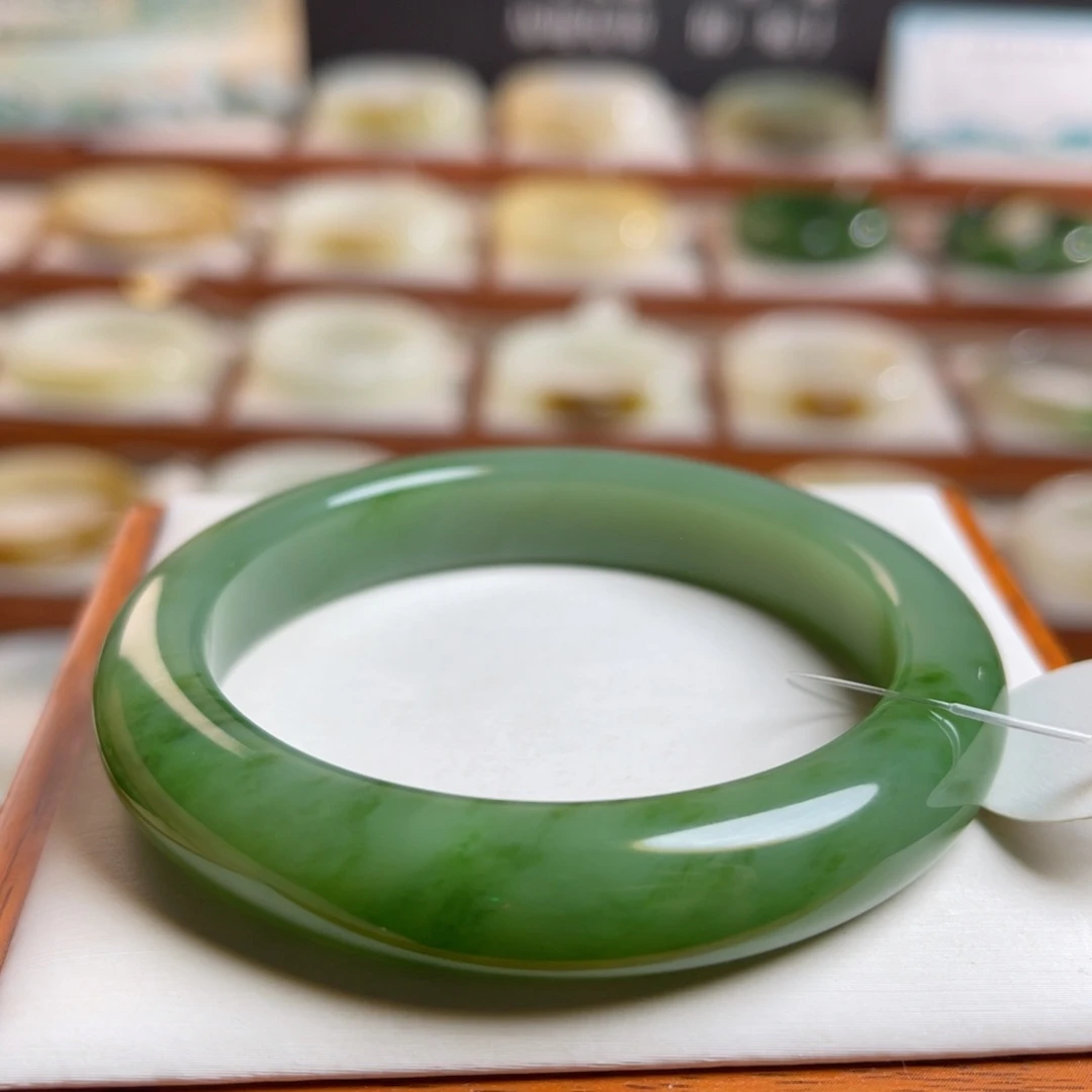 【闪购商品】未镶嵌手镯和田玉