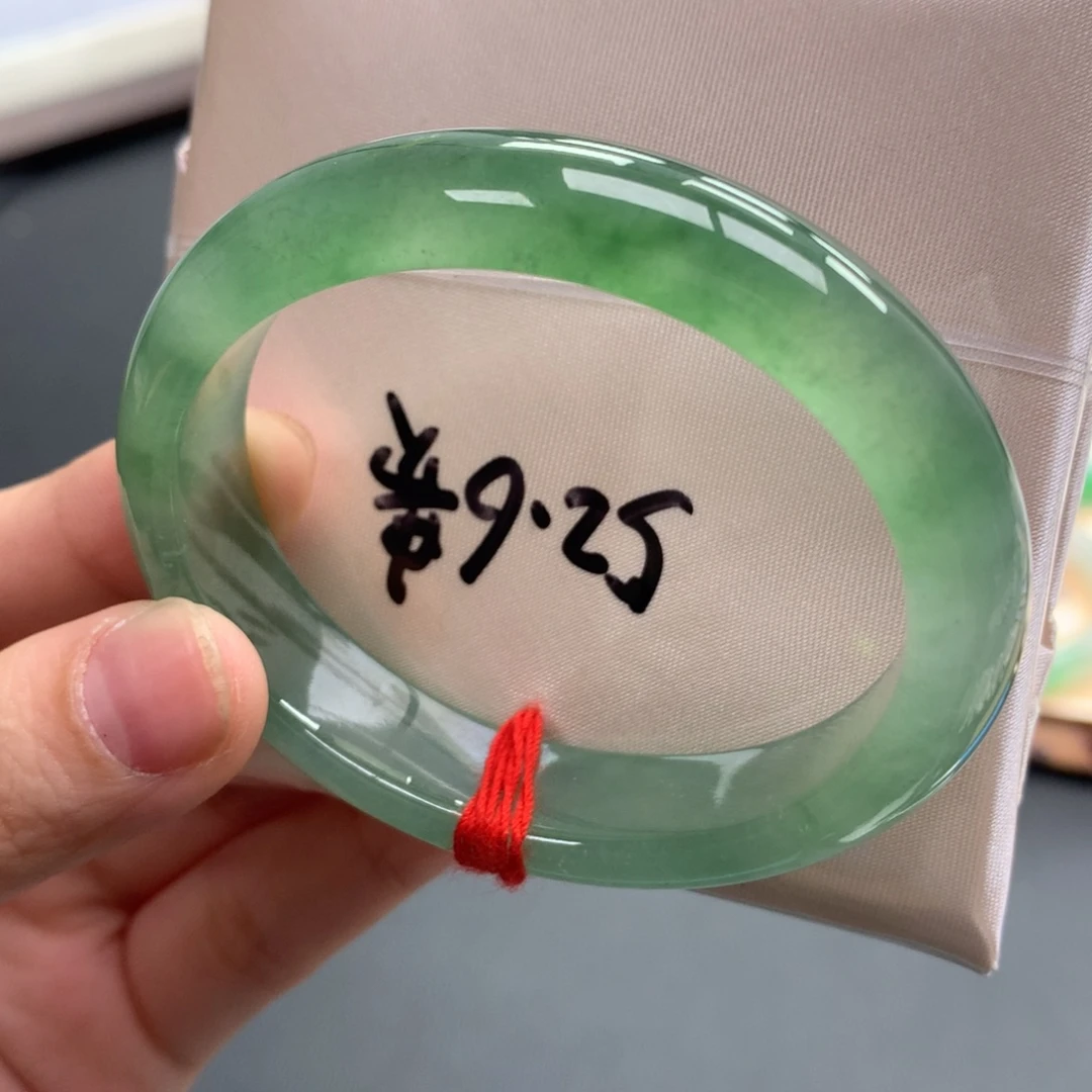 翡翠未镶嵌手镯27号贵妃