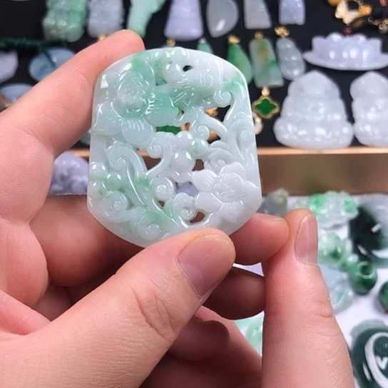 颈饰未镶嵌翡翠牌子