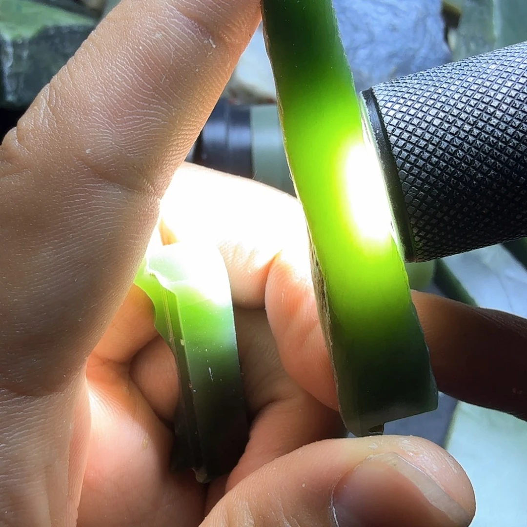 和田玉（糖玉）未镶嵌挂件