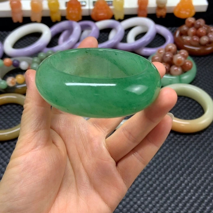 石英质玉未镶嵌手镯