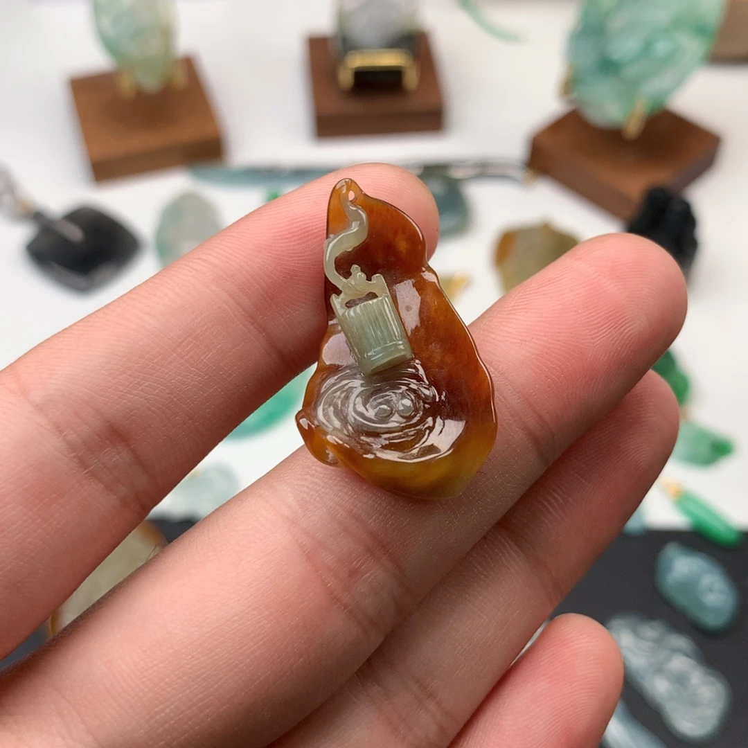 颈饰未镶嵌翡翠随型