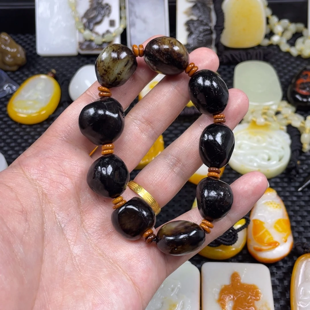 颈饰未镶嵌和田玉