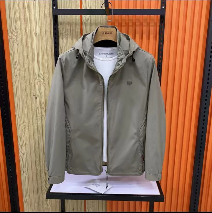 简约风防风防水连帽常规休闲夹克男款外套轻薄休闲立领秋冬男士