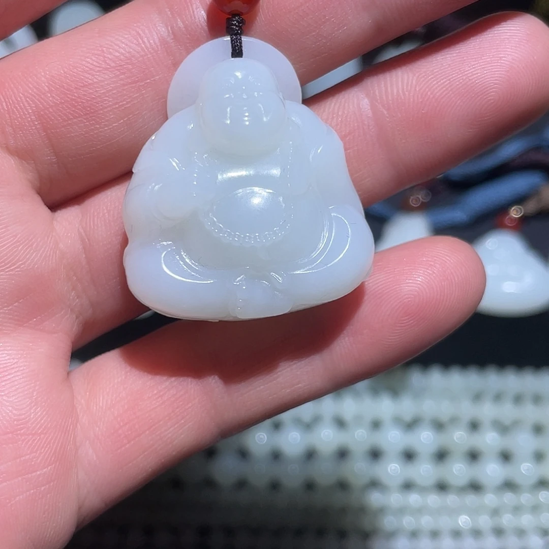 陈***～和田玉未镶嵌颈饰