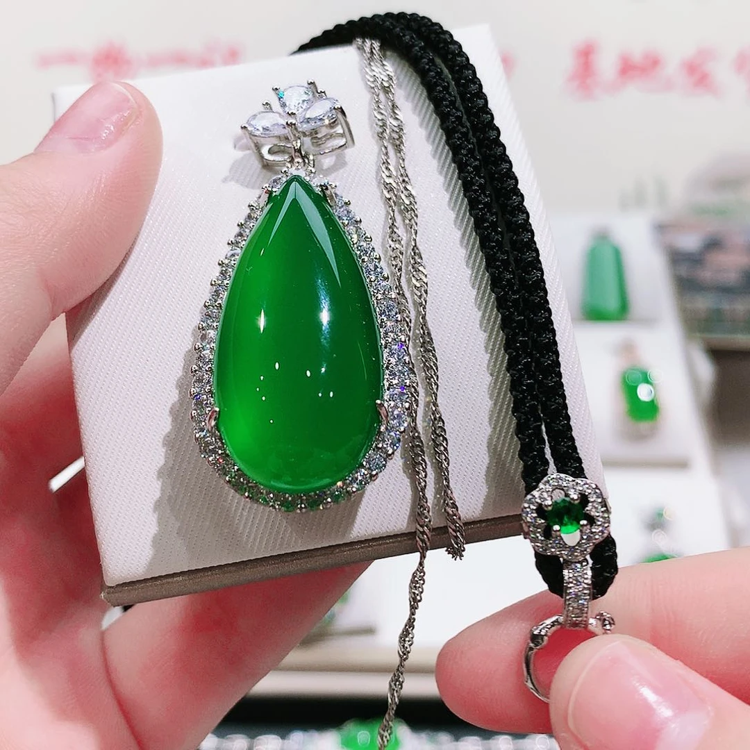 玛瑙/玉髓纯天然珠宝玉石大水滴吊坠项链未镶嵌