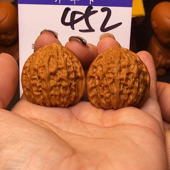 吊坠桃核金牛35无刀痕s