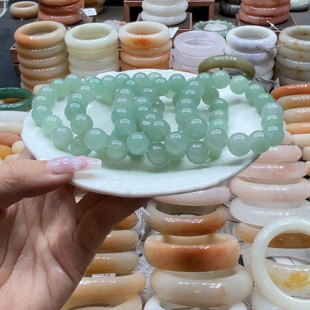 未镶嵌手镯石英质玉