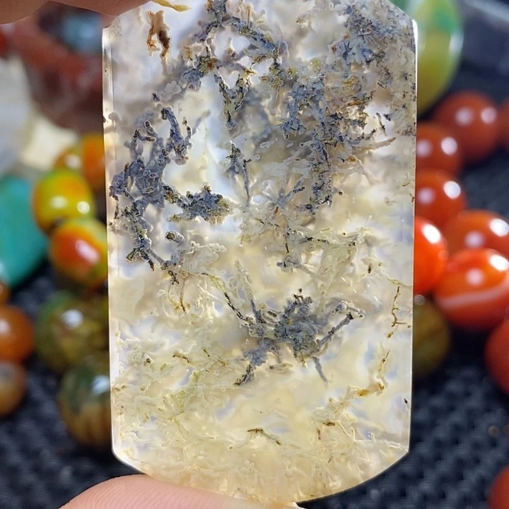 用***2玛瑙/玉髓未镶嵌颈饰