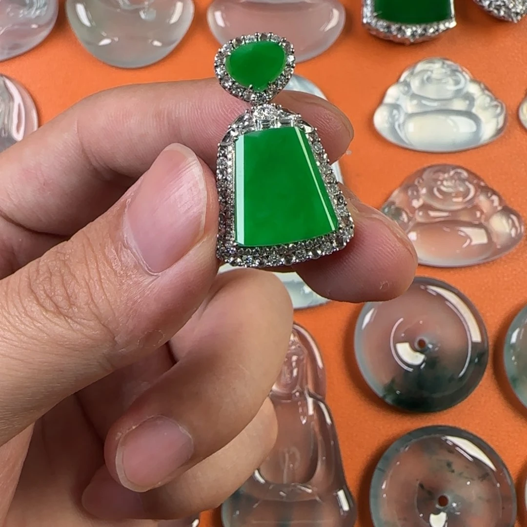 定制翡翠未镶嵌天然