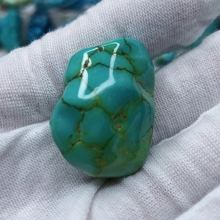 绿松石未镶嵌天然原矿 地大质检