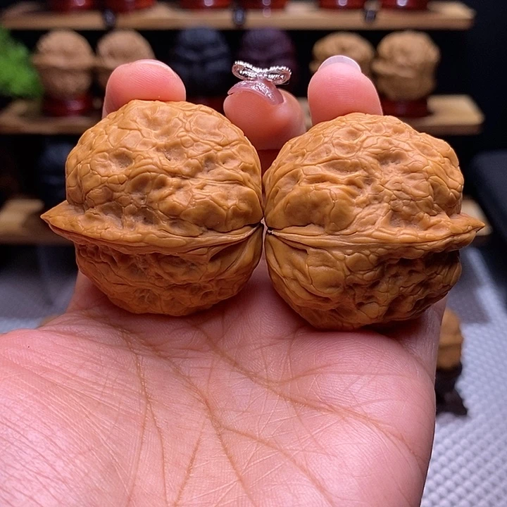 文玩核桃把件冰蟾32