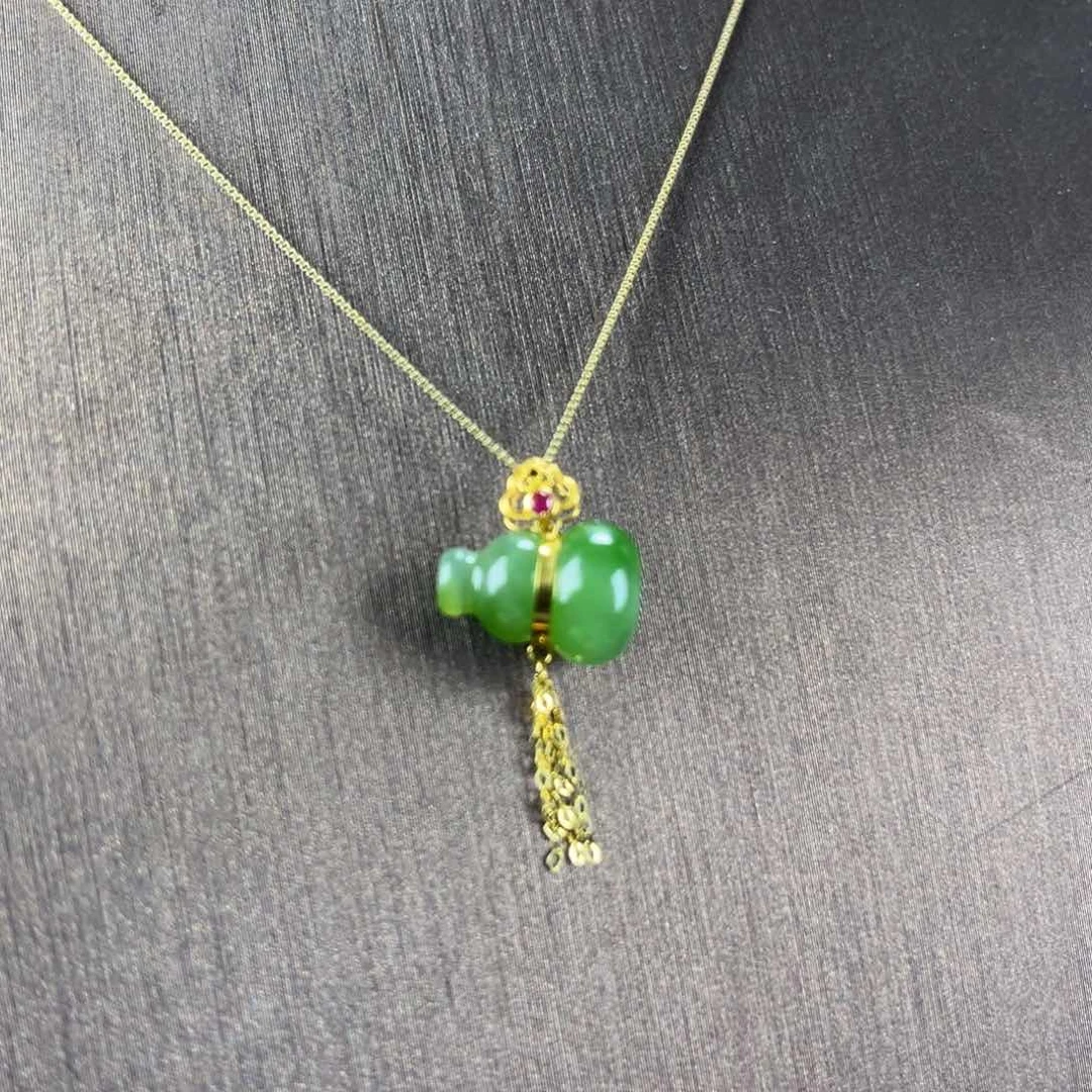 和田玉（碧玉）颈饰18K金镶嵌