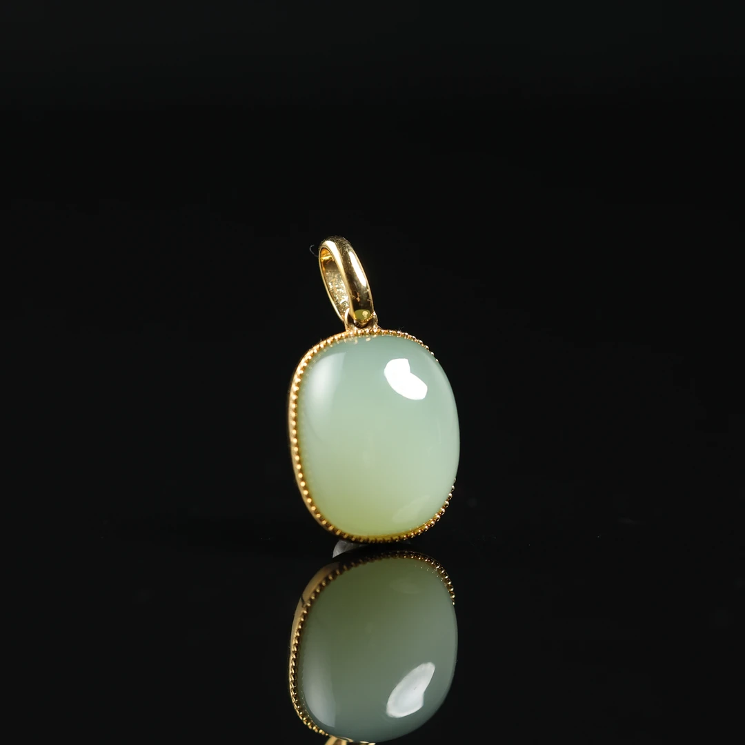 本真 | 念汐 |严选精品和田玉高色粉青小方吊坠多样性发其一