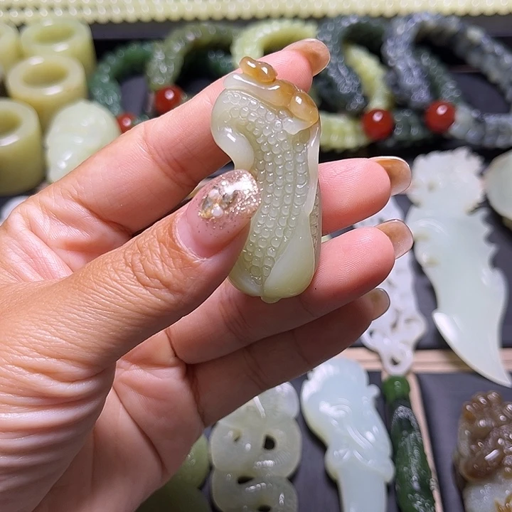 和田玉未镶嵌挂件