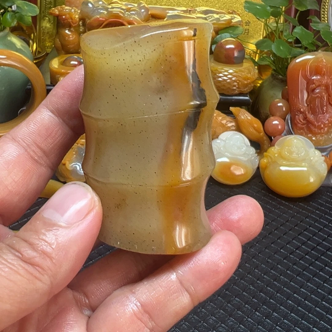 石英质玉未镶嵌颈饰