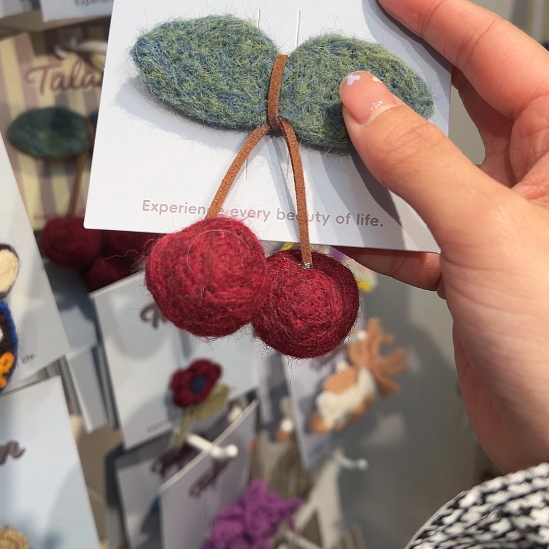 布艺铁合金胸针樱桃