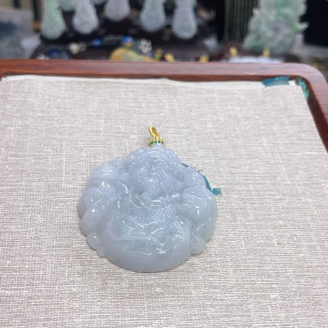 翡翠未镶嵌颈饰财神
