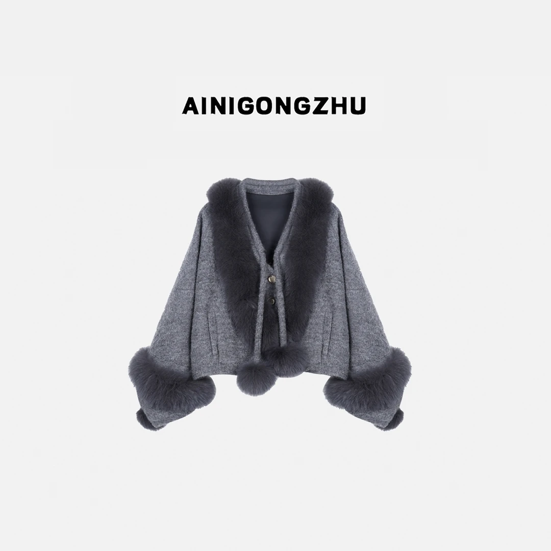 AINIGONGZHU/艾妮公主宽松慵懒风羊毛毛呢外套披肩狐狸毛N25927