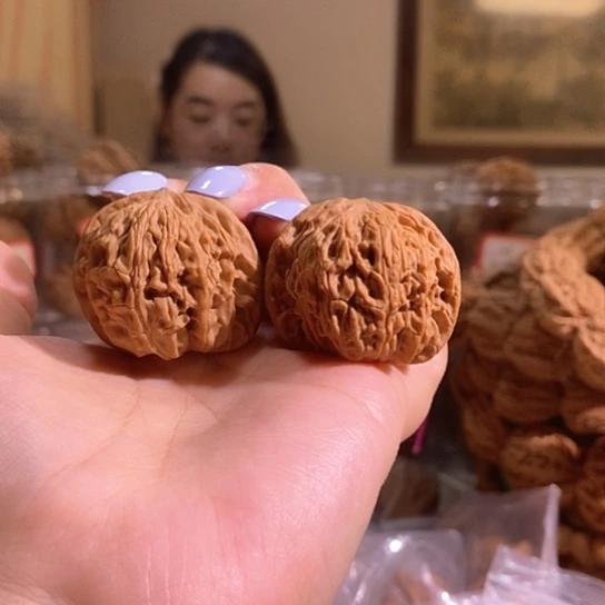 文玩核桃吊坠37磨盘有色差